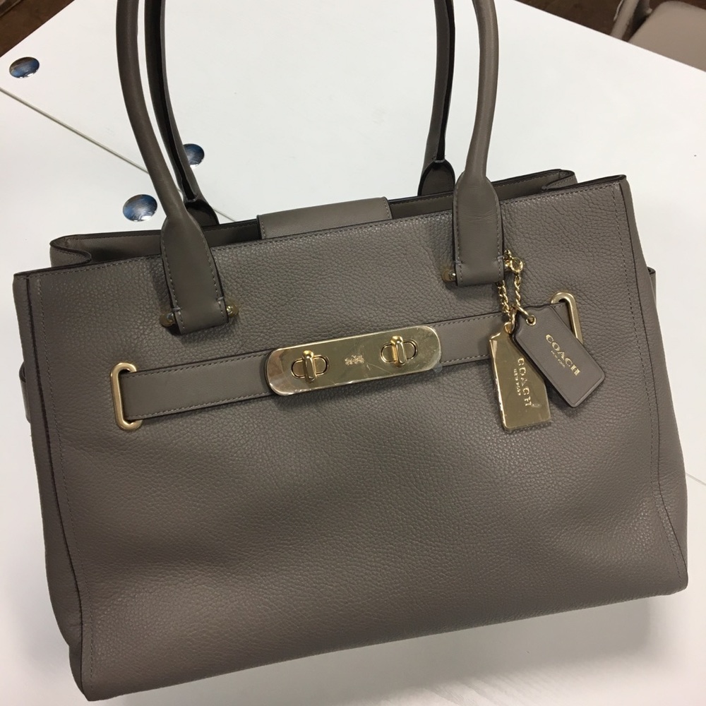 New with Tag COACH Swagger Carryall Satchel